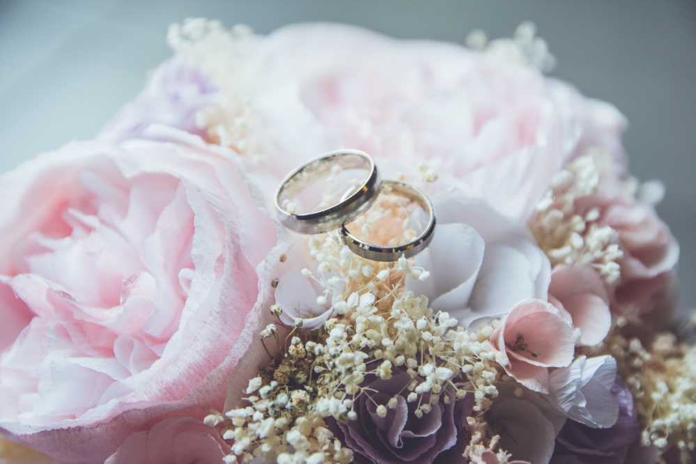 flower and rings